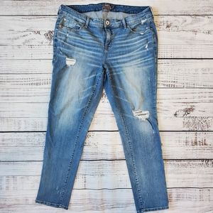 Torrid Distressed Vintage Stretch Boyfriend Straight Jeans size 16T, Medium Wash